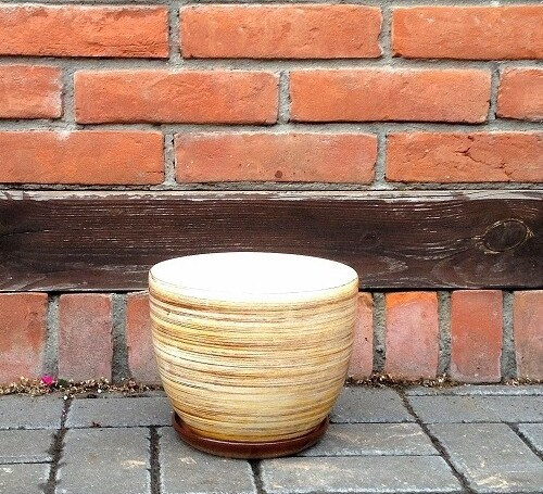 Doniczka baryłka w żółto-brązowe paski