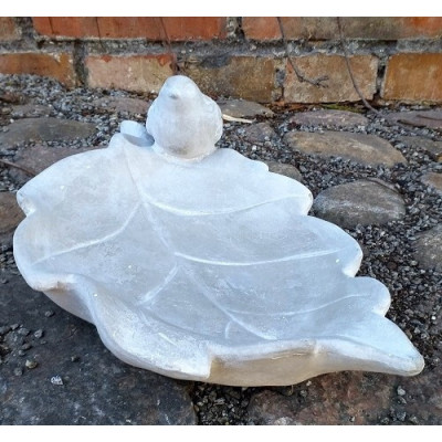 Betonowe poidełko Ptaszek na Liściu