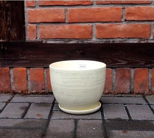 Doniczka baryłka kremowa srebrne przetarcia