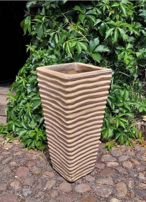 Donica szkliwiona wazon kwadratowy kremowy w prążki