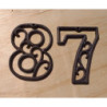 Cyfra 8 ozdoba ścienna żeliwna