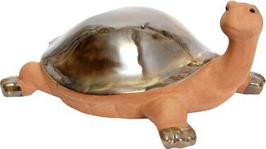 Żółw z metaliczną skorupą