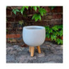 donica betonowa na nóżkach biała