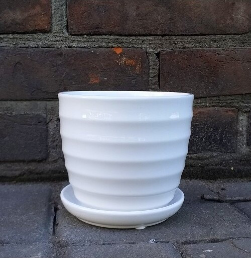 Doniczka klasyczna biała ryflowana