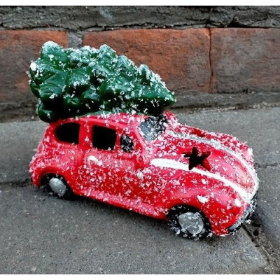 Samochód z choinką