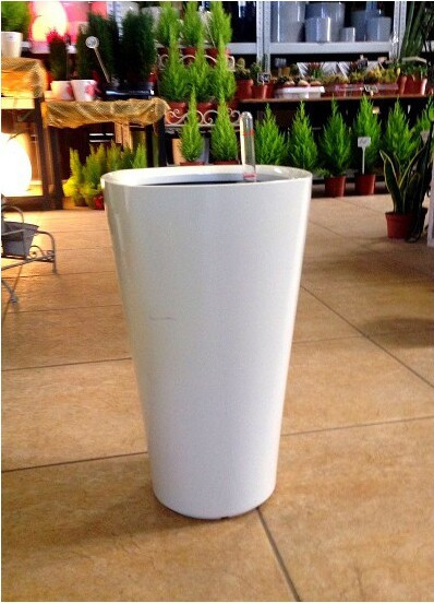 Donica wazon kremowy z systemem nawadniania