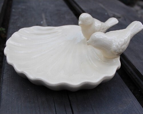 Poidełko ceramiczne muszla z ptaszkami krem