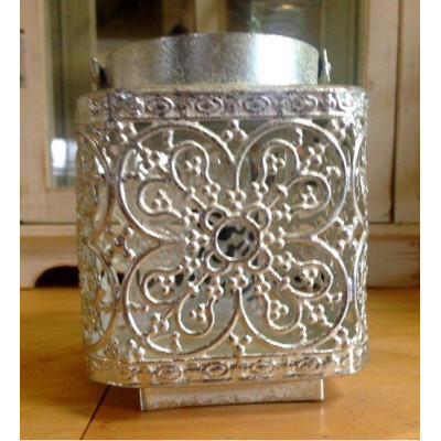 Mała latarenka metalowa srebrna kwadratowa