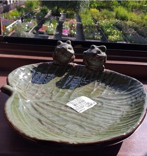 Poidełko ceramiczne szkliwione liść z żabami