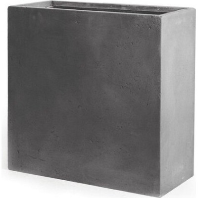 Betonowa wysoka skrzynia ścianka szara