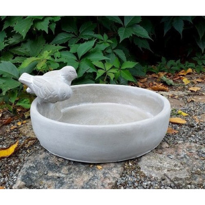 Betonowe okrągłe poidełko dla ptaków