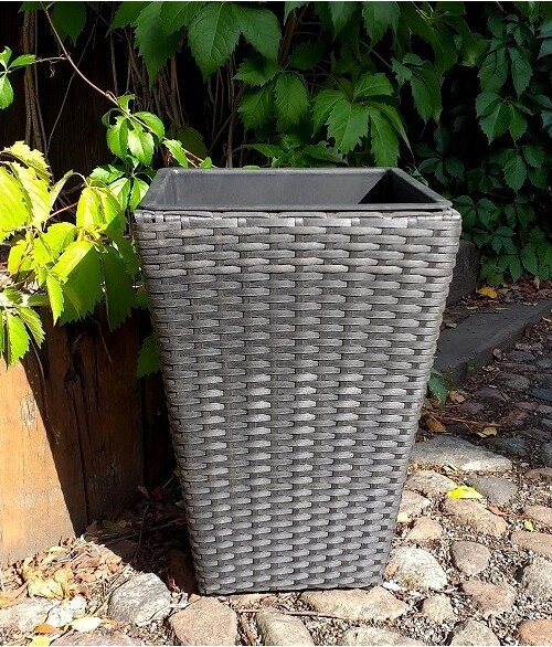 Wysoki wazon czarny technorattan