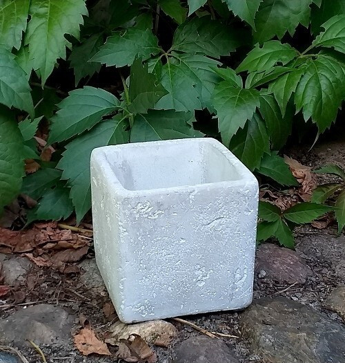 Doniczka cementowa sześcian