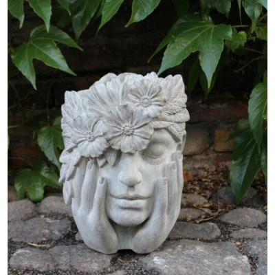 Doniczka Głowa kobiety z dłońmi i kwiatami cement