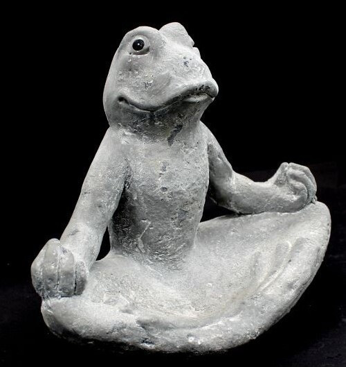 Poidełko cement żaba siedząca