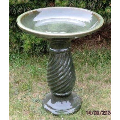 Poidełko dla ptaków na karbowanej nodze Zielone