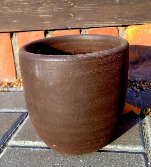 Osłonka ceramiczna matowa okrągła ciemnobrązowa