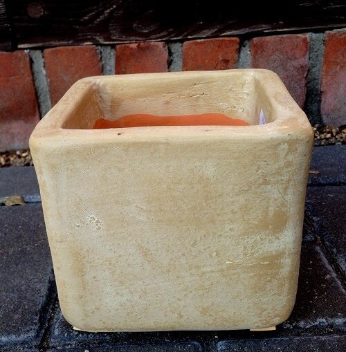 Osłonka ceramiczna matowa sześcian kremowy