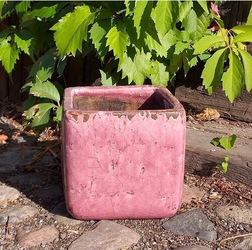 Osłonka ceramiczna spękana kwadratowa różowa