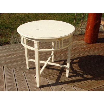 Drewniany bielony stolik w stylu prowansalskim