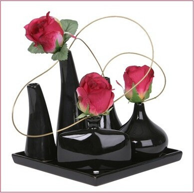 Zestaw czarnych wazoników