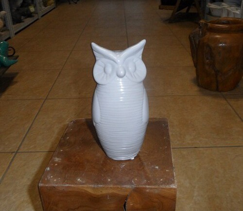 Sowa stojąca szara mała