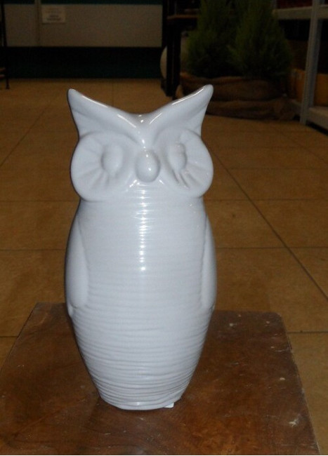 Sowa stojąca szara duża