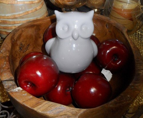 Sowa siedząca szara