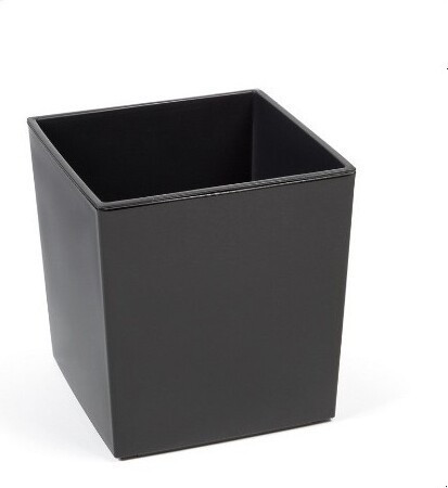 Szary gładki sześcian z wkładem