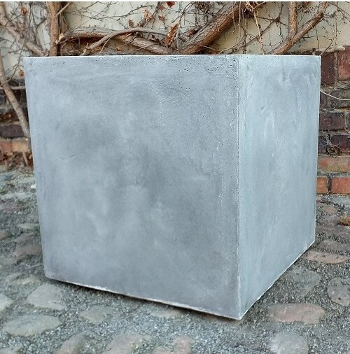 Donica DeeF betonowy sześcian szary