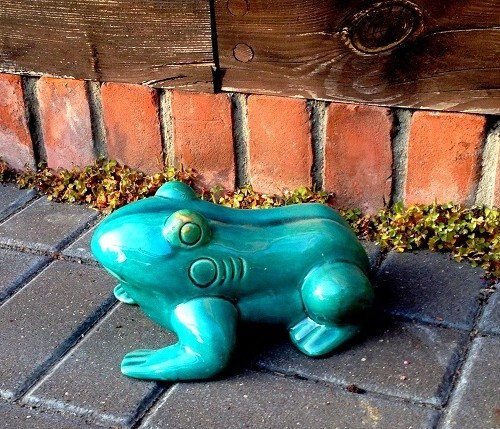 Turkusowa żaba szkliwiona